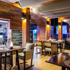 Отель The Nai Harn Phuket гостиничный бар