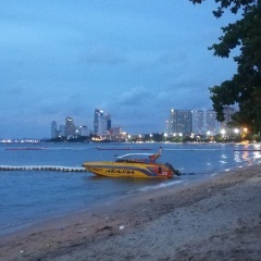 Отель The Base Pattaya by Avi Паттайя пляж