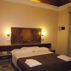 Hotel Elide сейф в номере