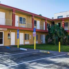 Отель Rodeway Inn Culver City парковка