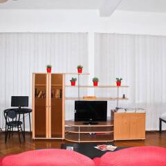 Апартаменты AHOSTEL комната для гостей фото 3