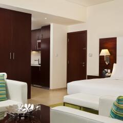Отель Hilton Dubai The Walk 4* Студия Делюкс с различными типами кроватей фото 2