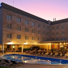 Отель Novotel Barcelona Cornella Испания, Корнелья-де-Льобрегат - отзывы, цены и фото номеров - забронировать отель Novotel Barcelona Cornella онлайн бассейн фото 3