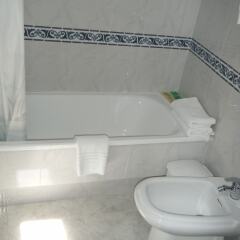 Отель Hostal As Vinas Эль-Грове фото 10