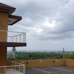 Апартаменты La Vue Apartments балкон
