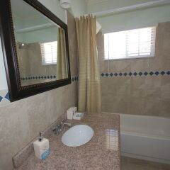 Отель Arawak By The Sea, Silver Sands Jamaica Villas 4BR ванная