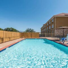 Отель Days Inn Cleburne бассейн