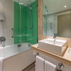 Отель Holiday Inn London - Stratford City ванная