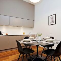 Апартаменты M7 Contemporary Apartments - My Extra Home в номере