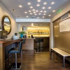Athens Gate Hotel гостиничный бар фото 2
