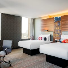 Гостиница Aloft Kiev комната для гостей
