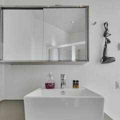 Отель Kotimaailma Helsinki - Arkadiankatu 8 Финляндия, Хельсинки - отзывы, цены и фото номеров - забронировать отель Kotimaailma Helsinki - Arkadiankatu 8 онлайн ванная