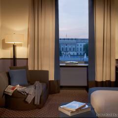 Отель Rocco Forte Hotel De Rome Berlin Германия, Берлин - 1 отзыв об отеле, цены и фото номеров - забронировать отель Rocco Forte Hotel De Rome Berlin онлайн комната для гостей фото 4