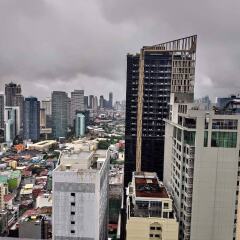 Отель Seven Doors in Gramercy Makati Филиппины, Макати - отзывы, цены и фото номеров - забронировать отель Seven Doors in Gramercy Makati онлайн балкон