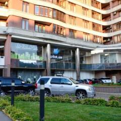 Отель Diplomat Aparthotel Киев парковка