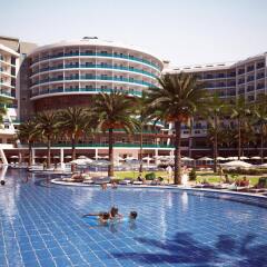 Отель Sea Planet Resort&Spa бассейн