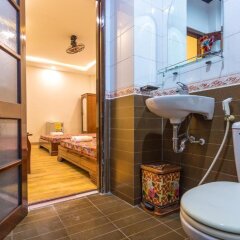 Отель Family Hotel Вьетнам, Хойан - отзывы, цены и фото номеров - забронировать отель Family Hotel онлайн ванная фото 2