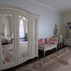 Гостиница Guest House Grand Villa в Екатеринбурге отзывы, цены и фото номеров - забронировать гостиницу Guest House Grand Villa онлайн Екатеринбург комната для гостей фото 4