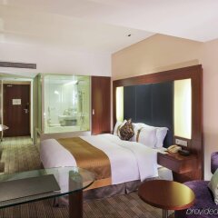 Отель Holiday Inn Shanghai Pudong, an IHG Hotel Китай, Шанхай - отзывы, цены и фото номеров - забронировать отель Holiday Inn Shanghai Pudong, an IHG Hotel онлайн комната для гостей фото 3