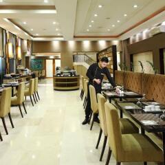 Отель City Garden Suites Manila Филиппины, Манила - 1 отзыв об отеле, цены и фото номеров - забронировать отель City Garden Suites Manila онлайн питание
