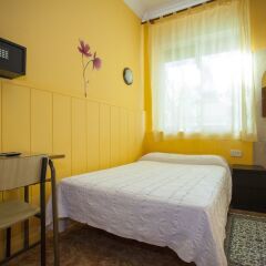Отель Hostal CC Atocha Испания, Мадрид - отзывы, цены и фото номеров - забронировать отель Hostal CC Atocha онлайн сейф в номере