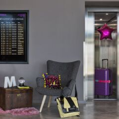 Отель Moxy Vienna Airport интерьер отеля фото 2