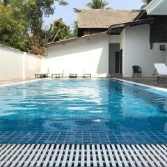 Отель Villa Oasis Luang Prabang бассейн