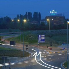Отель Holiday Inn Express Parma Парма спортивное сооружение