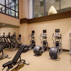 Отель Homewood Suites Midtown Manhattan Times Square South фитнесс-зал