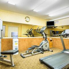 Отель Quality Inn and Suites North/Polaris США, Колумбус - отзывы, цены и фото номеров - забронировать отель Quality Inn and Suites North/Polaris онлайн фитнесс-зал