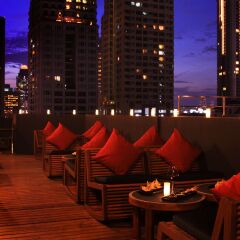 Отель Aspira Hiptique Sukhumvit 13 гостиничный бар