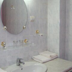 Отель Zhiva Voda Balneohotel Болгария, Сливен - отзывы, цены и фото номеров - забронировать отель Zhiva Voda Balneohotel онлайн ванная