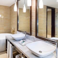 Отель Four Points by Sheraton Sharjah ванная фото 2