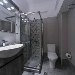 Erato Hotel ванная