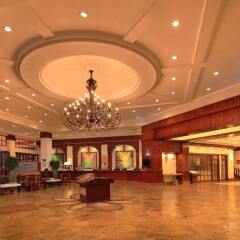 Sanya Golden Phoenix Sea View Hotel интерьер отеля