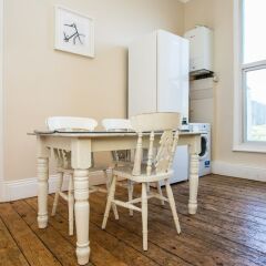 Отель Spacious 4 Bedroom Home In Finsbury Park в номере