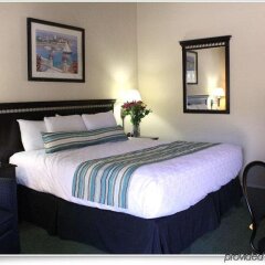 Отель The Sandman Inn сейф в номере