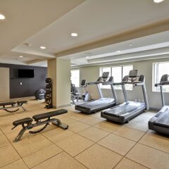 Отель Hilton Checkers Лос-Анджелес фитнесс-зал фото 2