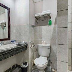 Protea Hotel by Marriott Lusaka Cairo Road in Lusaka, Zambia from 86$, photos, reviews - zenhotels.com bathroom
