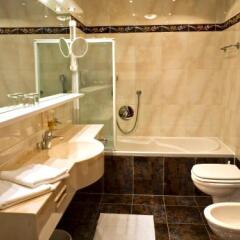 Hotel Andergassen Кальдаро-сулла-Страда-дель-Вино ванная