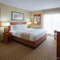 Отель La Quinta Inn & Suites by Wyndham Minneapolis Bloomington W США, Блумингтон - отзывы, цены и фото номеров - забронировать отель La Quinta Inn & Suites by Wyndham Minneapolis Bloomington W онлайн комната для гостей фото 3