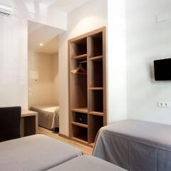 Отель Hostal Centric Испания, Барселона - 2 отзыва об отеле, цены и фото номеров - забронировать отель Hostal Centric онлайн удобства в номере фото 2