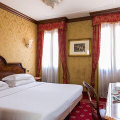 Bellini Hotel Венеция сейф в номере