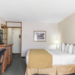Отель Quality Inn & Suites & Conference Centre Канада, Гатино - отзывы, цены и фото номеров - забронировать отель Quality Inn & Suites & Conference Centre онлайн комната для гостей фото 5