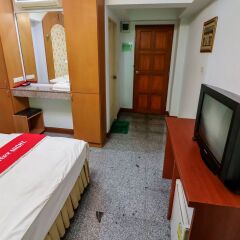 Отель Nida Rooms Petkasem 581 Golden Place удобства в номере фото 2