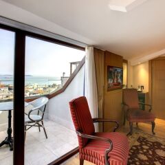 Acra Hotel - Special Class Турция, Стамбул - 2 отзыва об отеле, цены и фото номеров - забронировать отель Acra Hotel - Special Class онлайн балкон