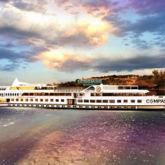 Отель Compass River City Boatel пляж