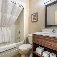 Отель Quality Suites Whitby Канада, Уитби - отзывы, цены и фото номеров - забронировать отель Quality Suites Whitby онлайн ванная фото 2