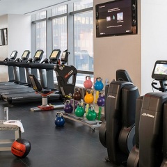Отель Courtyard by Marriott New York City Manhattan Fifth Avenue США, Нью-Йорк - отзывы, цены и фото номеров - забронировать отель Courtyard by Marriott New York City Manhattan Fifth Avenue онлайн фитнесс-зал фото 3