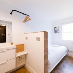 California Hotel комната для гостей